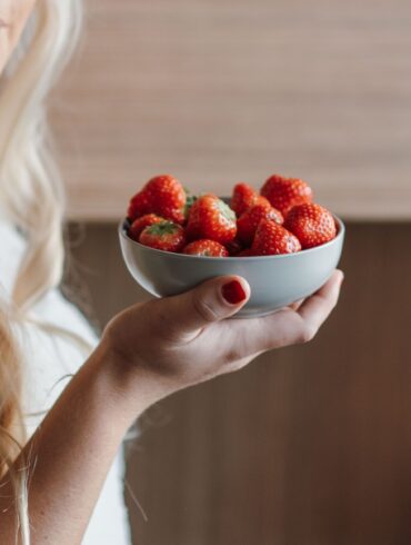 Benessere e capelli: come la dieta influenza la salute dei capelli Benessere e capelli: come la dieta influenza la salute dei capelli