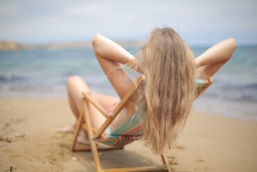 Curare i capelli dopo le vacanze