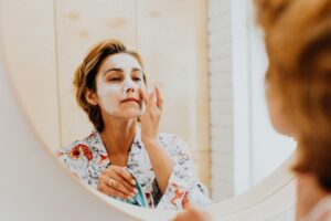 Peptidi: cosa sono e perchè sono così efficaci nelle creme viso