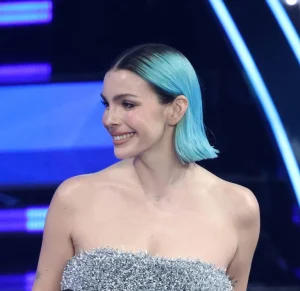 Sanremo 2024: Bertè e Rosa Villain rilanciano il trend dei capelli azzurri