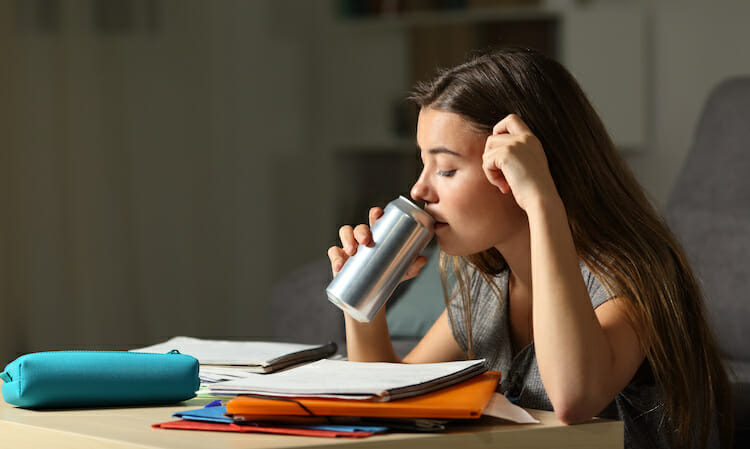 Energy Drink: disturbi del sonno e picchi di glicemia anche nei giovani